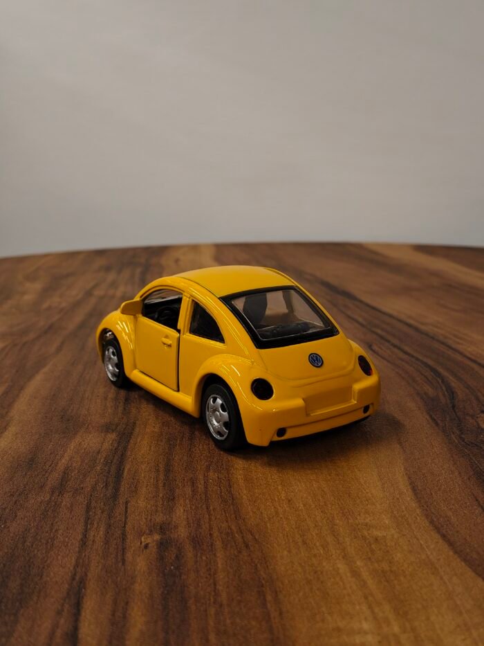 Volkswagen Beetle (Yellow) 1:32 - Image 4