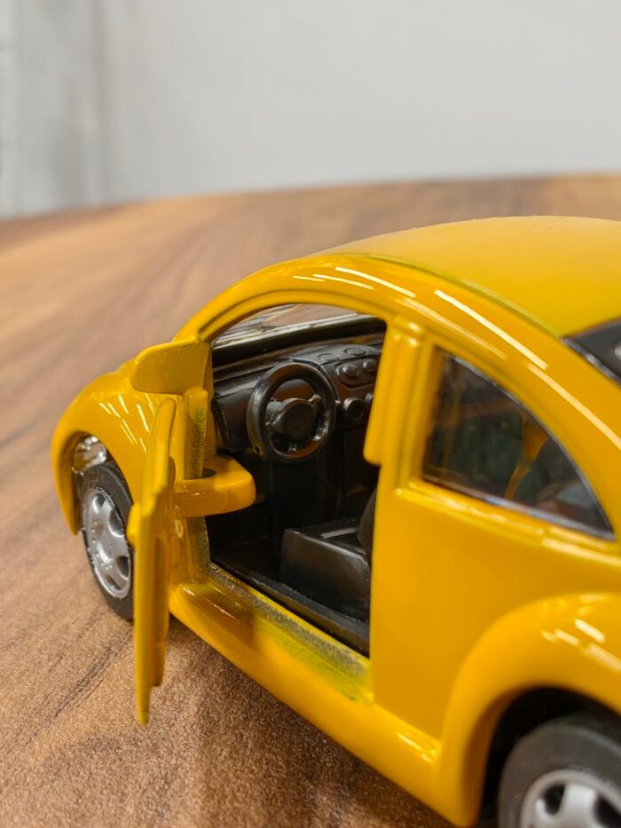 Volkswagen Beetle (Yellow) 1:32 - Image 5