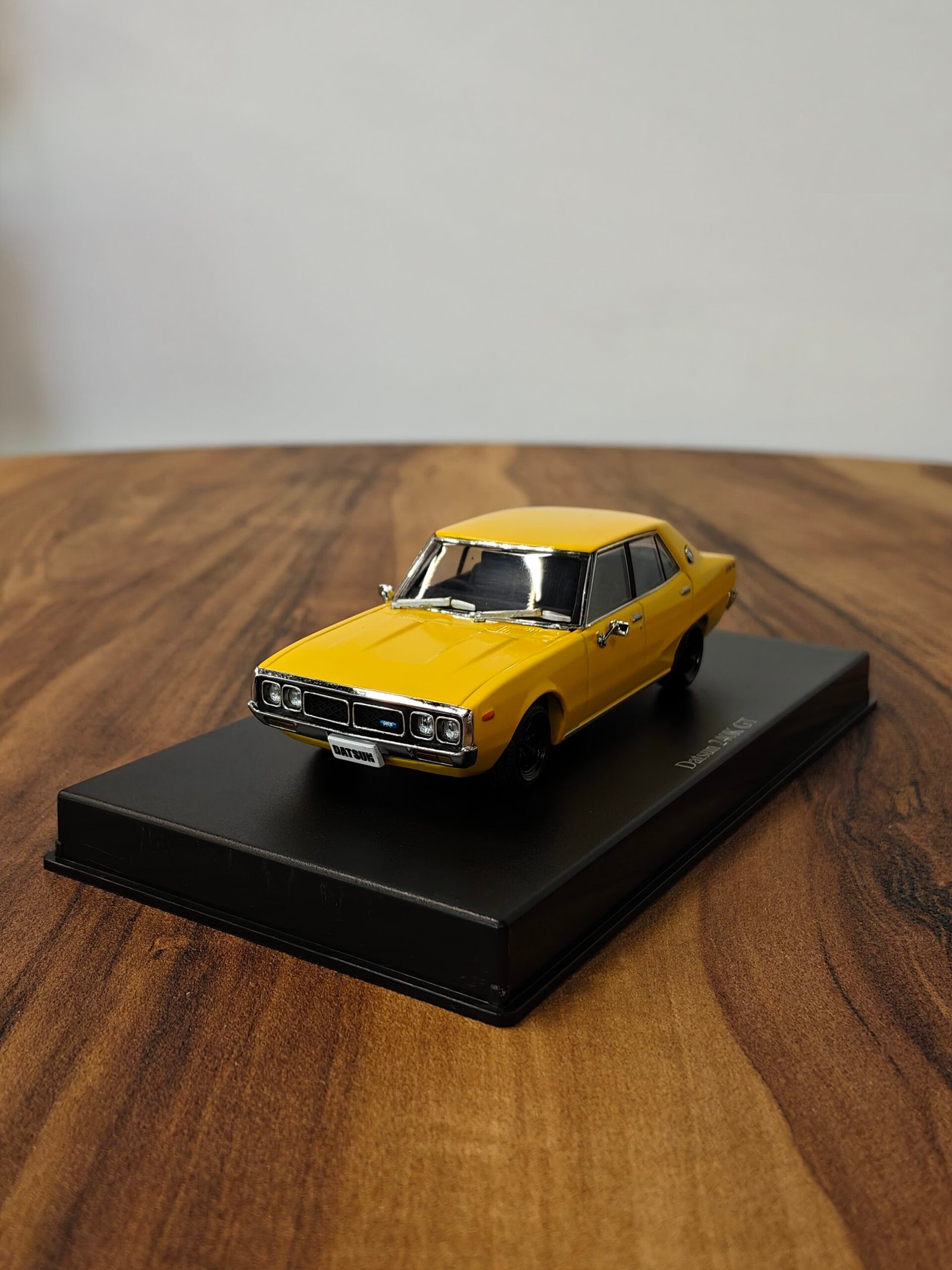 Nissan Datsun 420k GL 1:43 Yellow