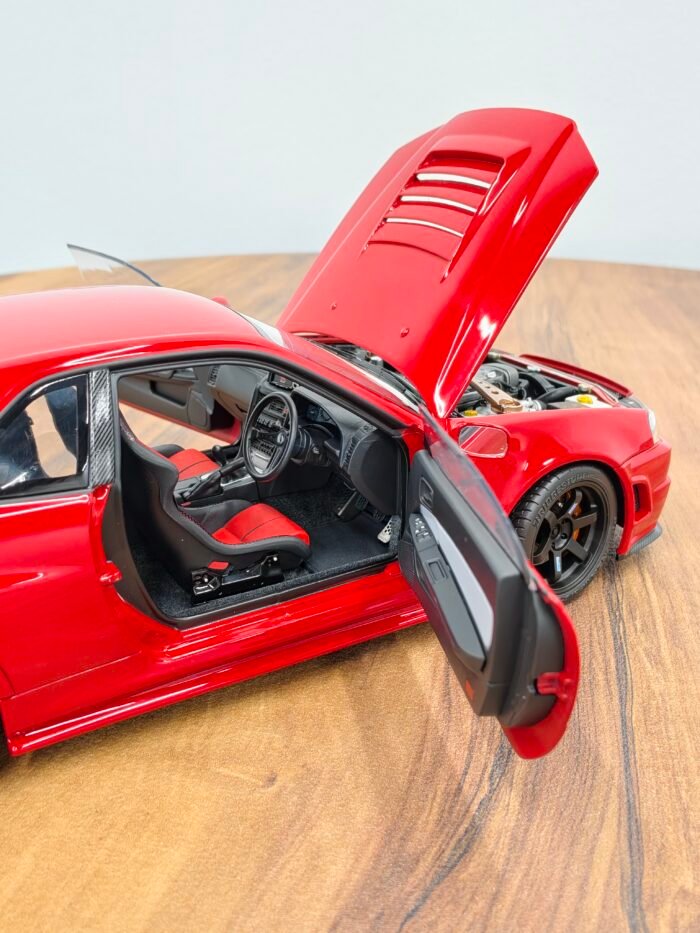 Nissan Skyline GT-R (R34) Red 1:18 - Image 5