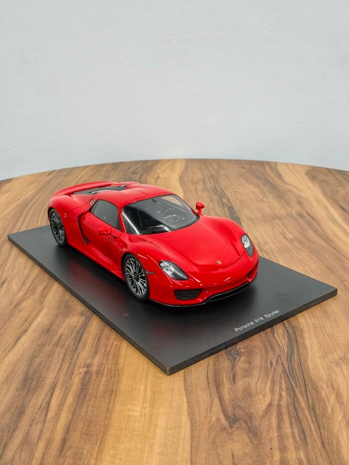 Porsche 918 Spyder (Red) Scale 1/18 - Image 4