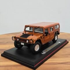 Hummer (4Door Wagon) (Brown) 1:18