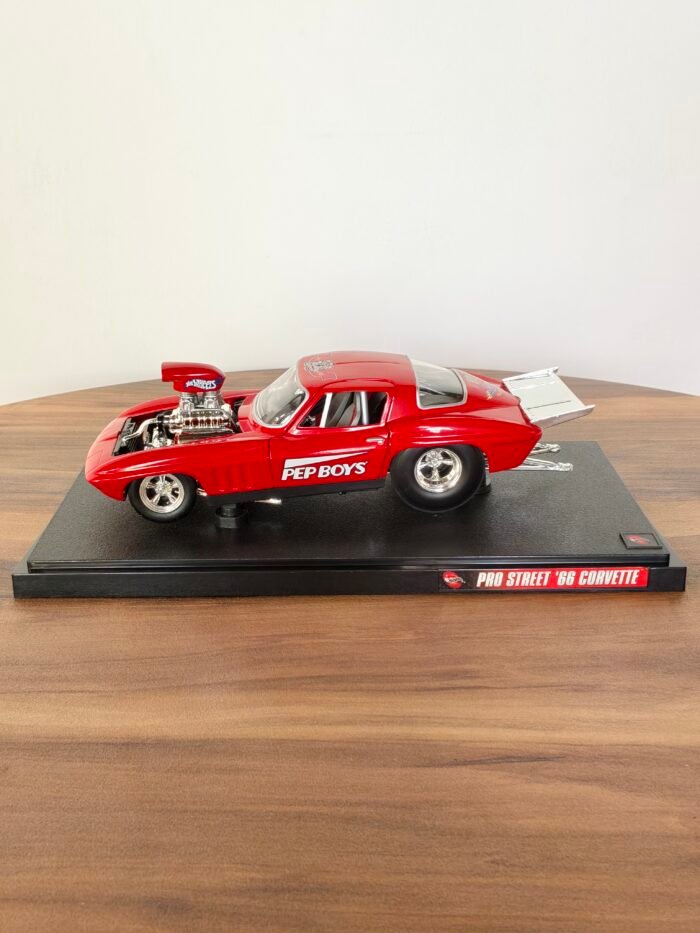 Corvette (Red) Scale 1/18 - Image 3