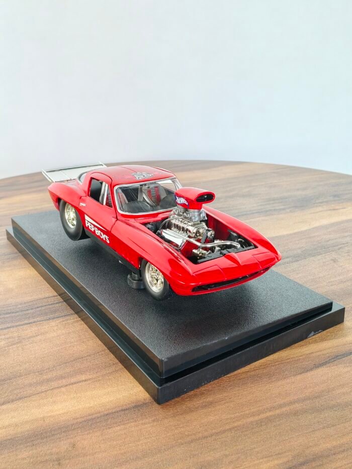Corvette (Red) Scale 1/18 - Image 4