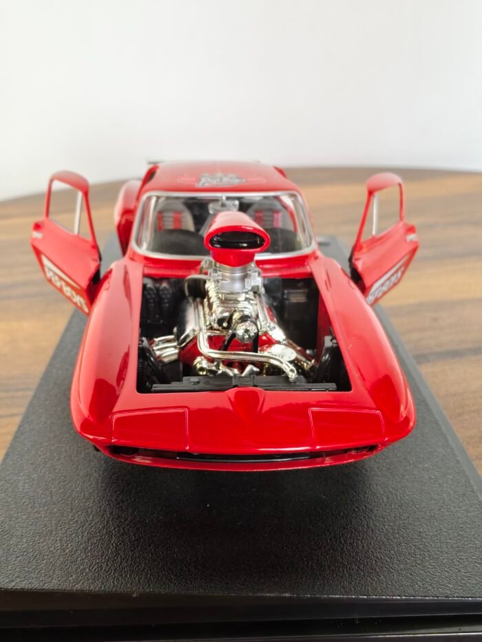 Corvette (Red) Scale 1/18 - Image 6