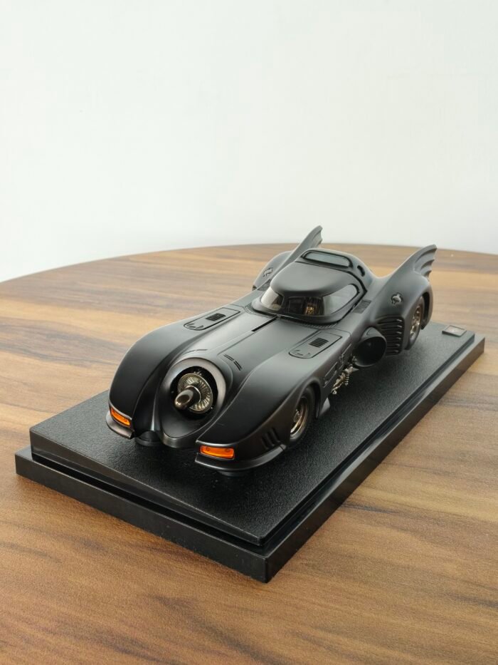 Batmobile (Black) 1:18