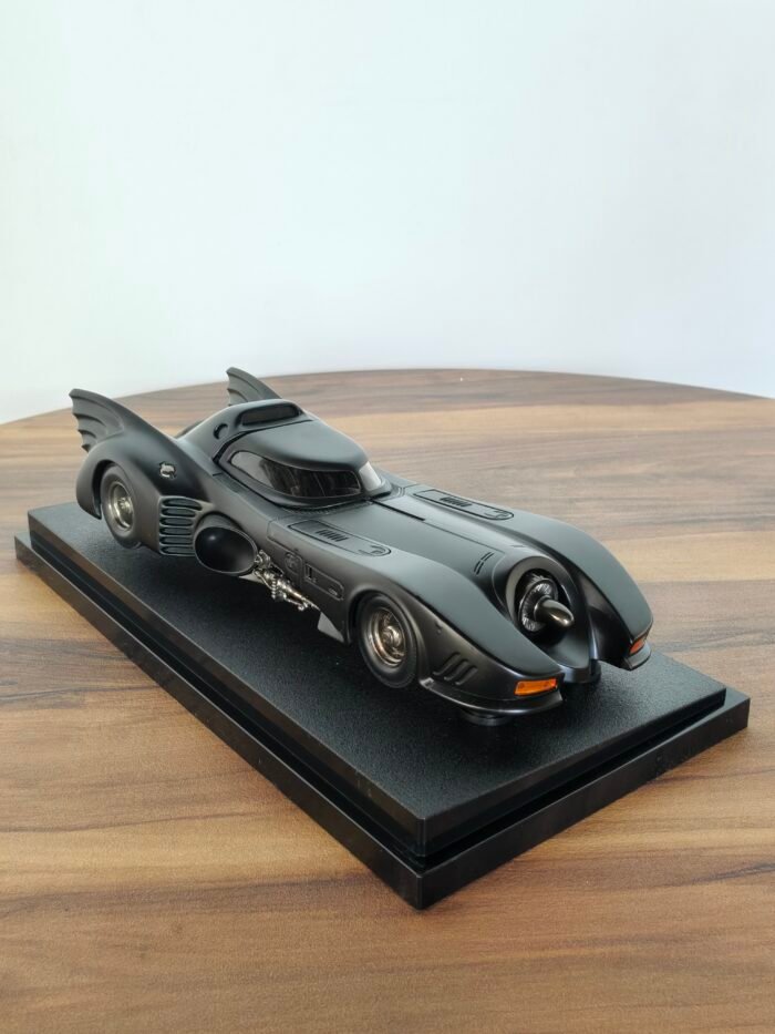 Batmobile (Black) 1:18 - Image 4
