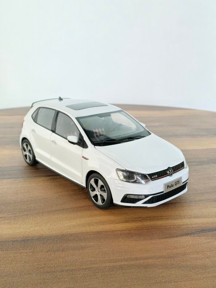 Shanghai Volkswagen Skodarapid (White)  1 :18 - Image 5
