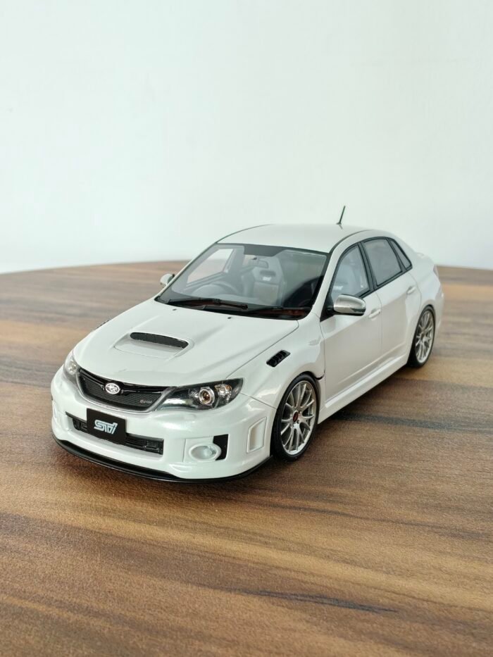 Subaru Impreza S206 (White) Scale 1/18