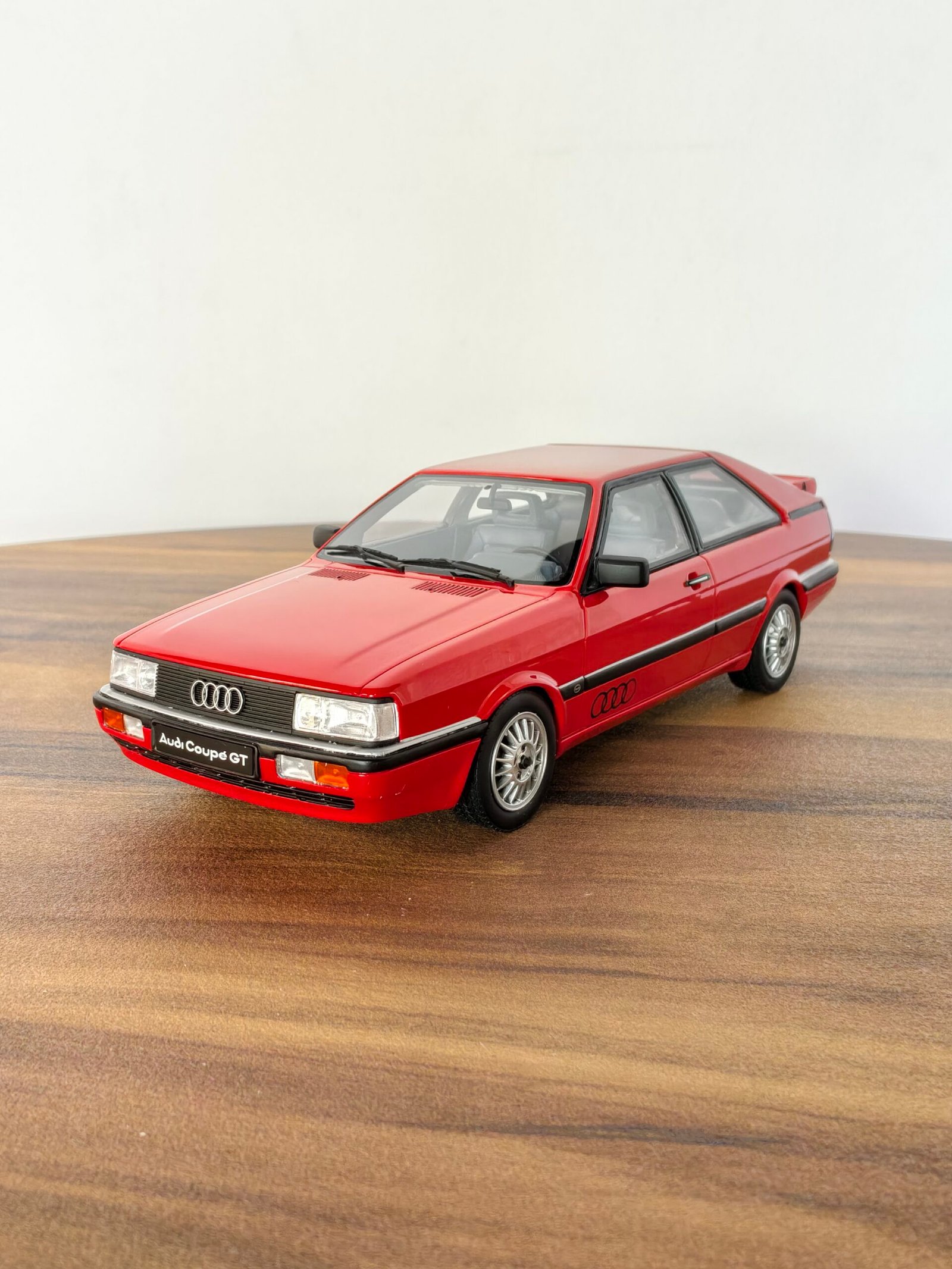 Audi GT Coupe (Red) Scale 1/18