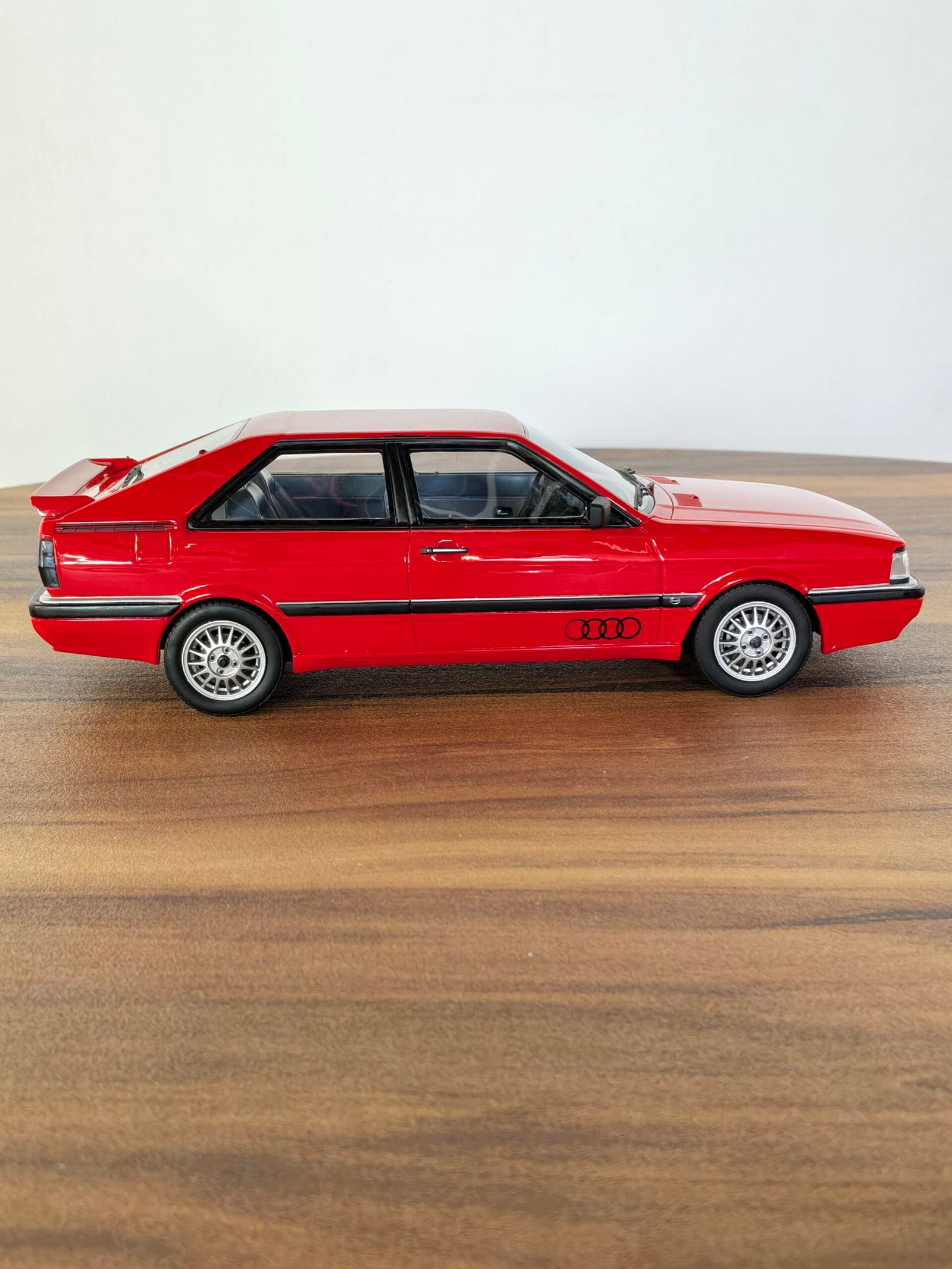 Audi GT Coupe (Red) Scale 1/18 - Image 3