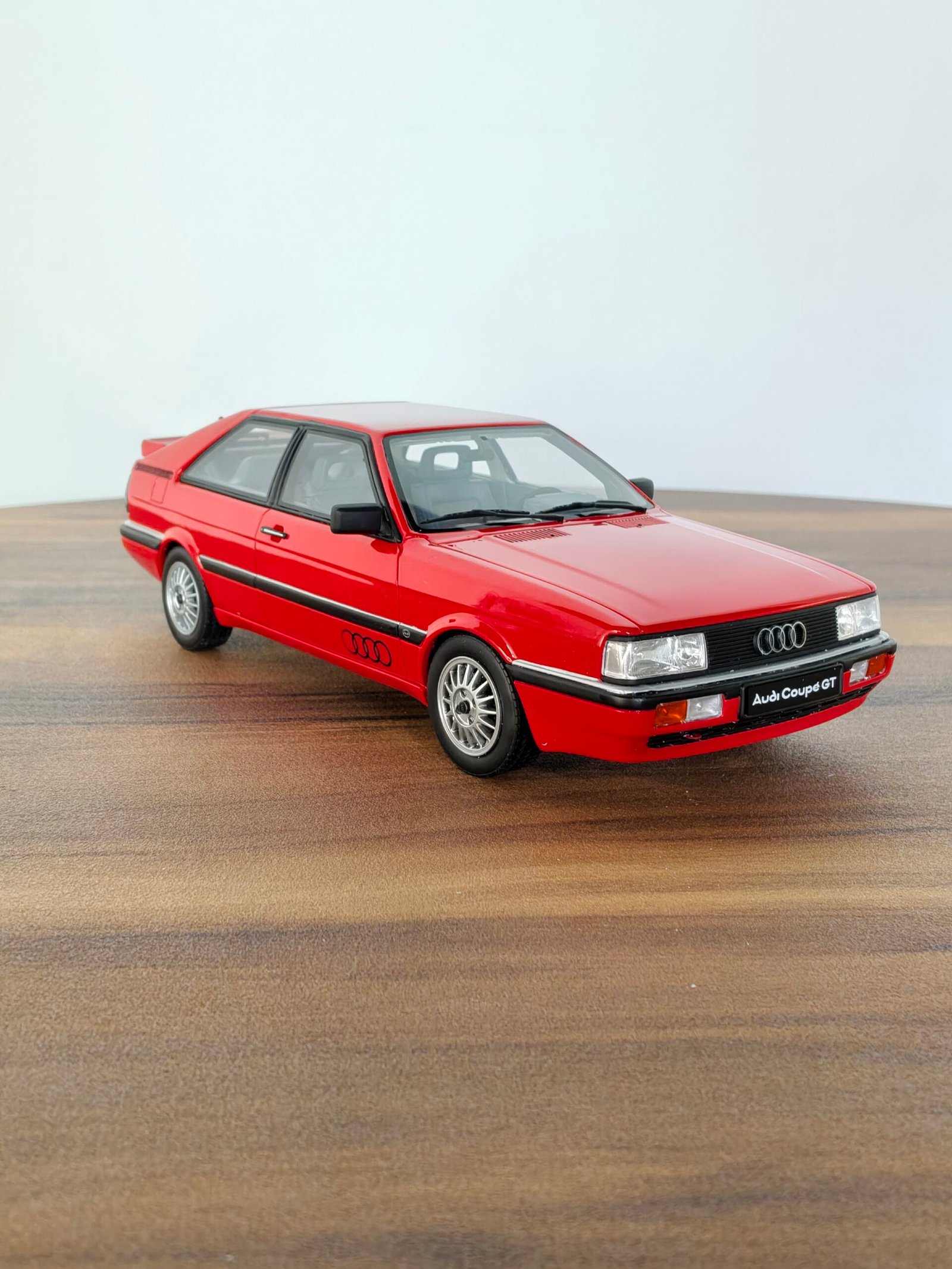 Audi GT Coupe (Red) Scale 1/18 - Image 4