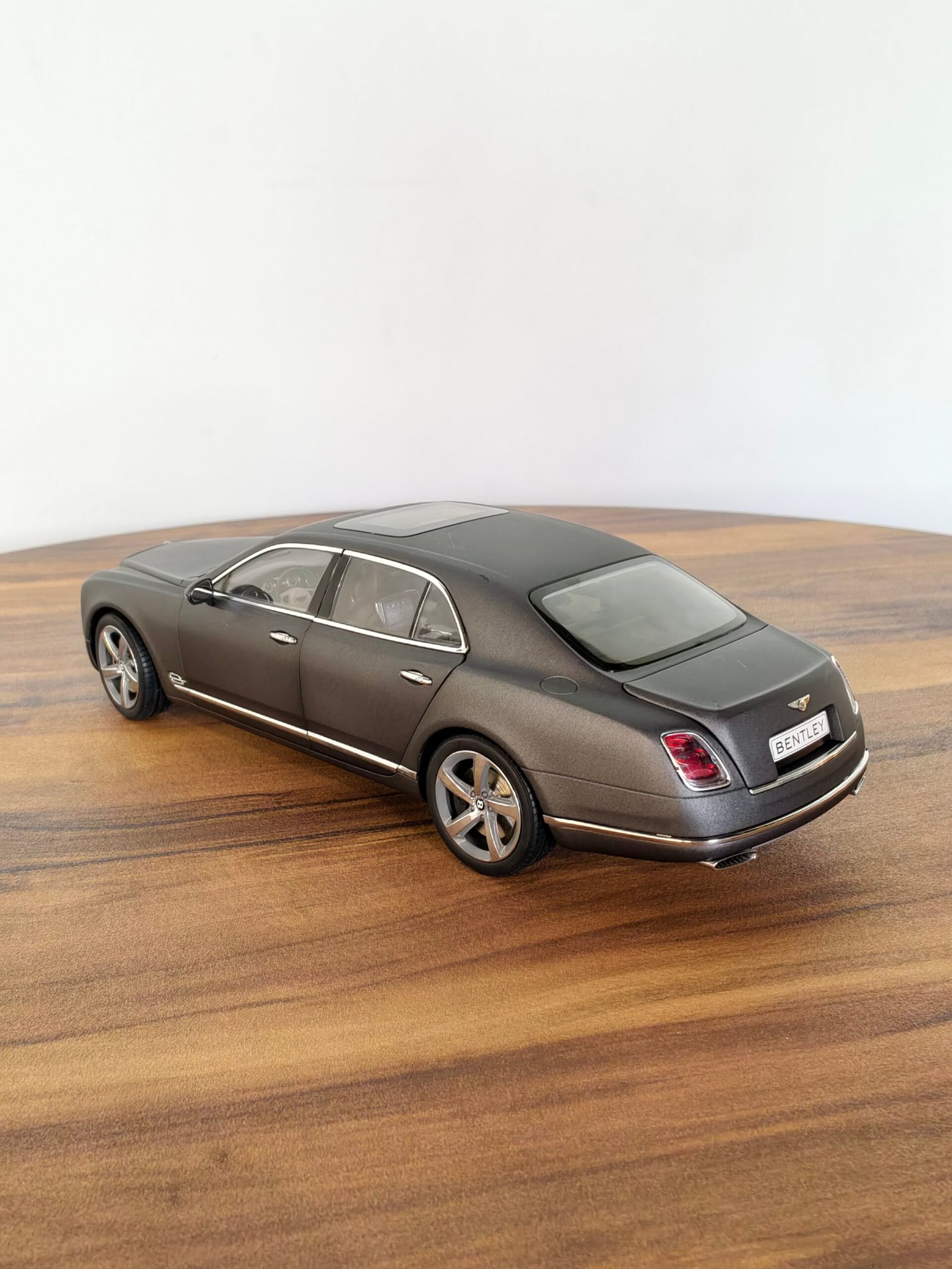 Bentley Mulsanne Speed 1:18 Dark Grey Satin - Image 2
