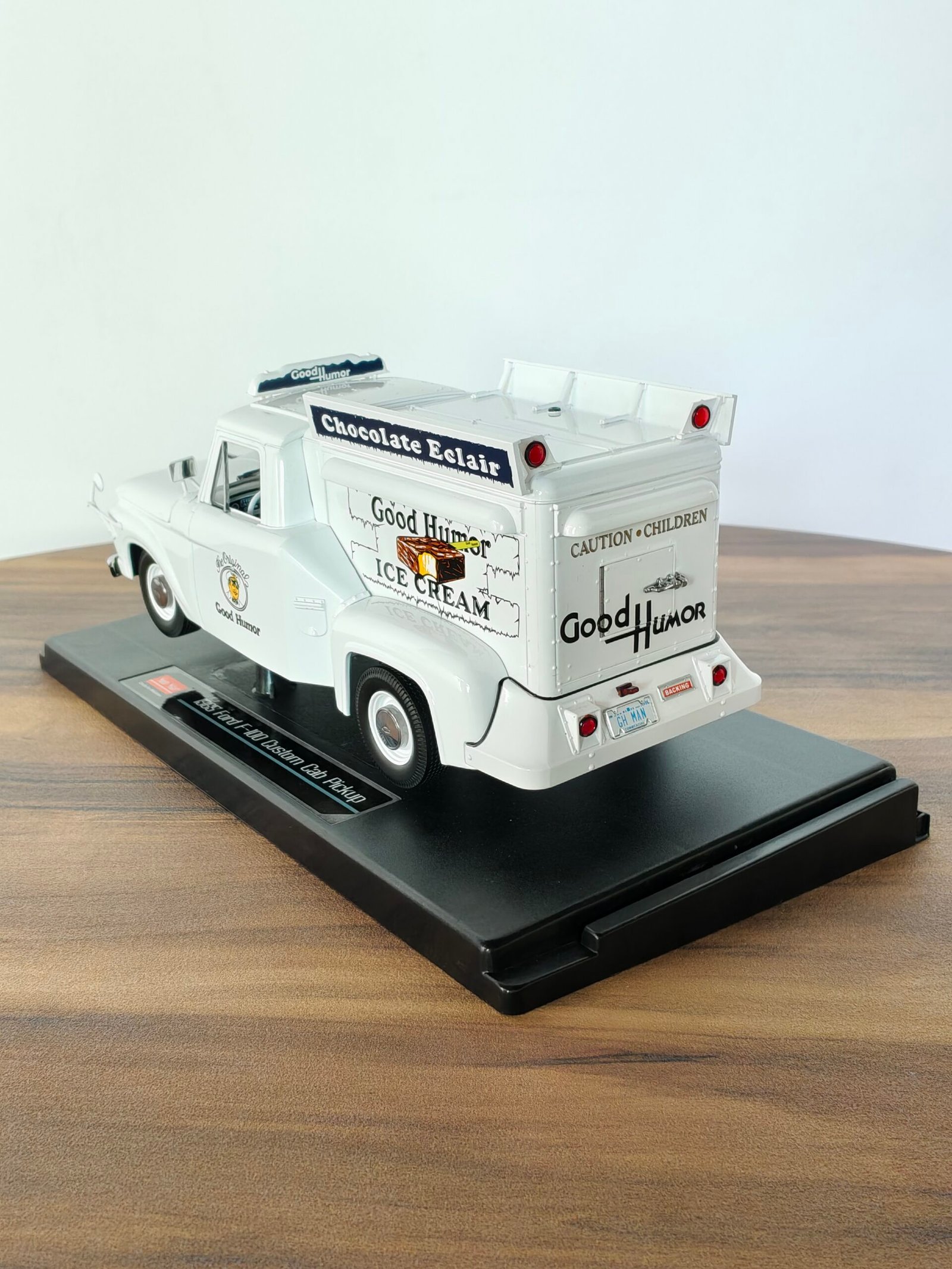 1965 Ford F100 Custom Pick Up (White) 1:18 - Image 2
