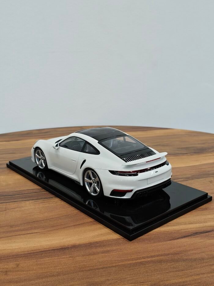 Porsche 911 White 1:18 - Image 2