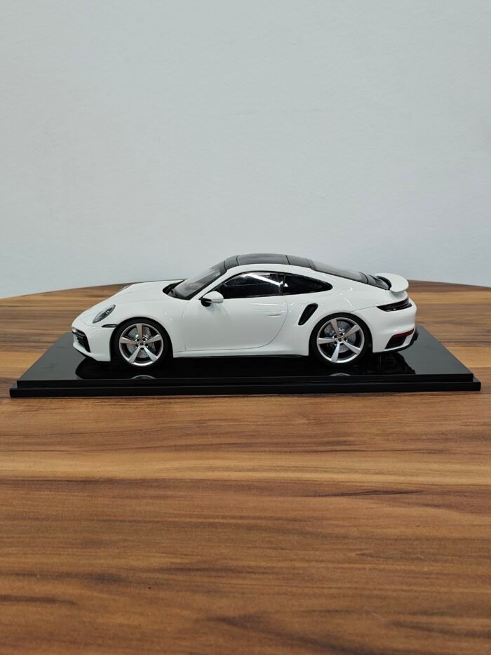 Porsche 911 White 1:18 - Image 3
