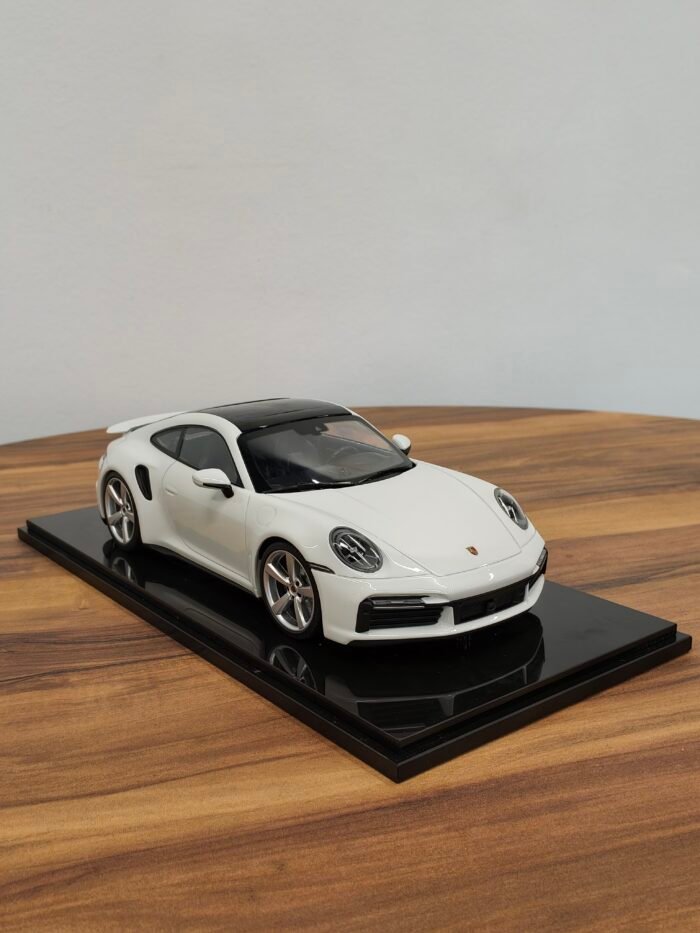 Porsche 911 White 1:18 - Image 4