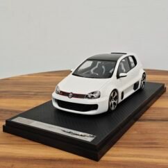 Volkswagen Golf GTI W12 650 White 1:18