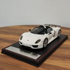 Porsche 918 Spyder 1:18 White