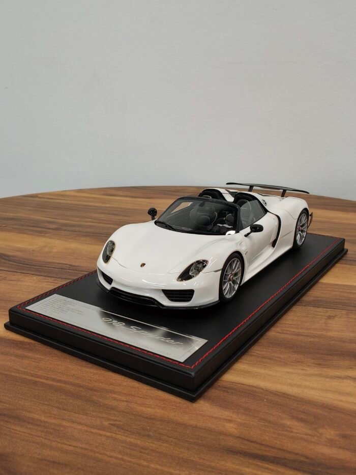 Porsche 918 Spyder 1:18 White
