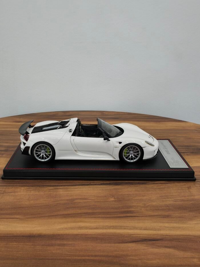 Porsche 918 Spyder 1:18 White - Image 3