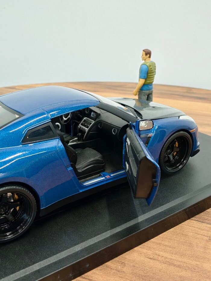 Brian&Z009 Nissan GT-R(35) Blue Scale 1/18 - Image 6