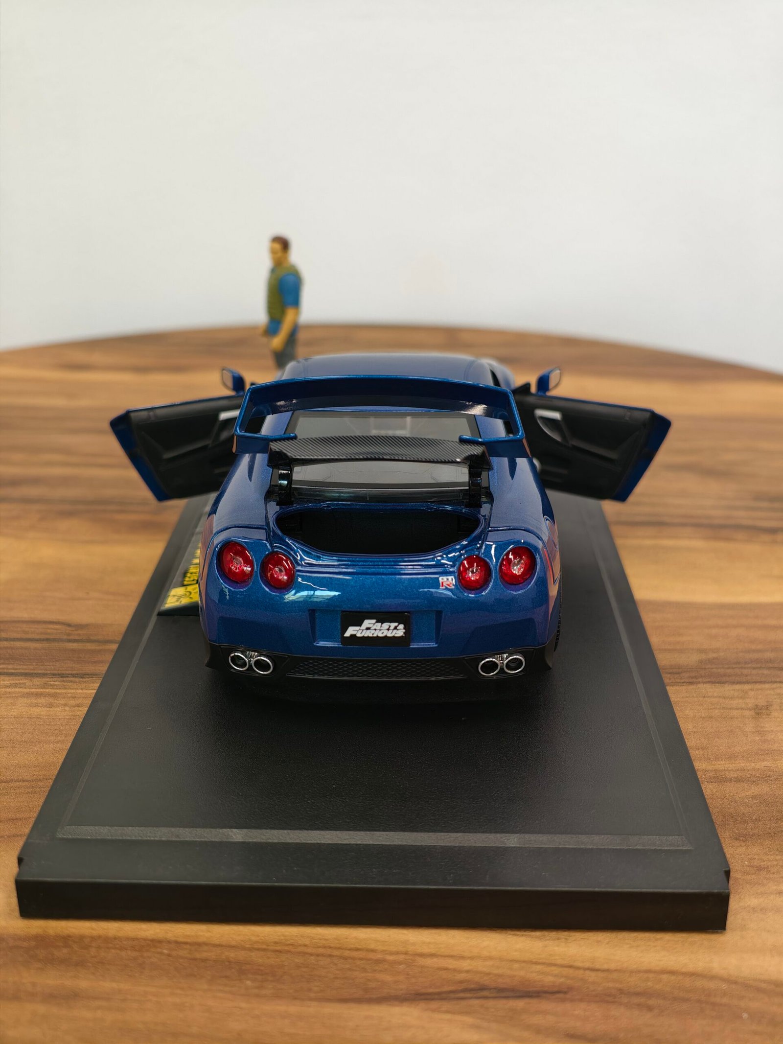 Brian&Z009 Nissan GT-R(35) Blue Scale 1/18 - Image 7