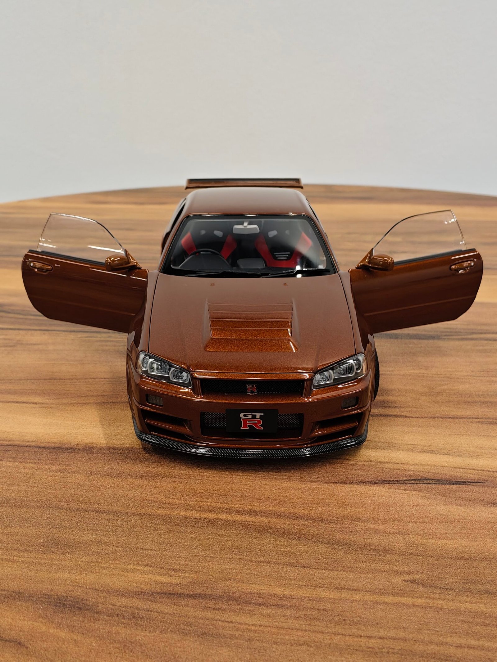 Nissan Skyline GT-R (R34) Bronze 1:18 - Image 7