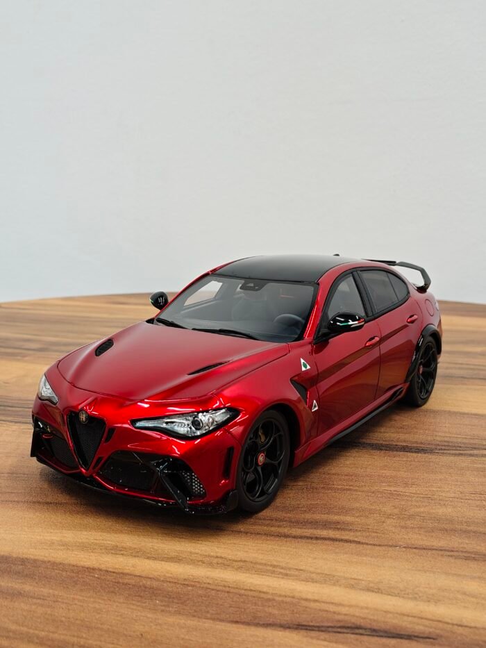 Alfa Romeo Giulia GTAM 1:18 Red