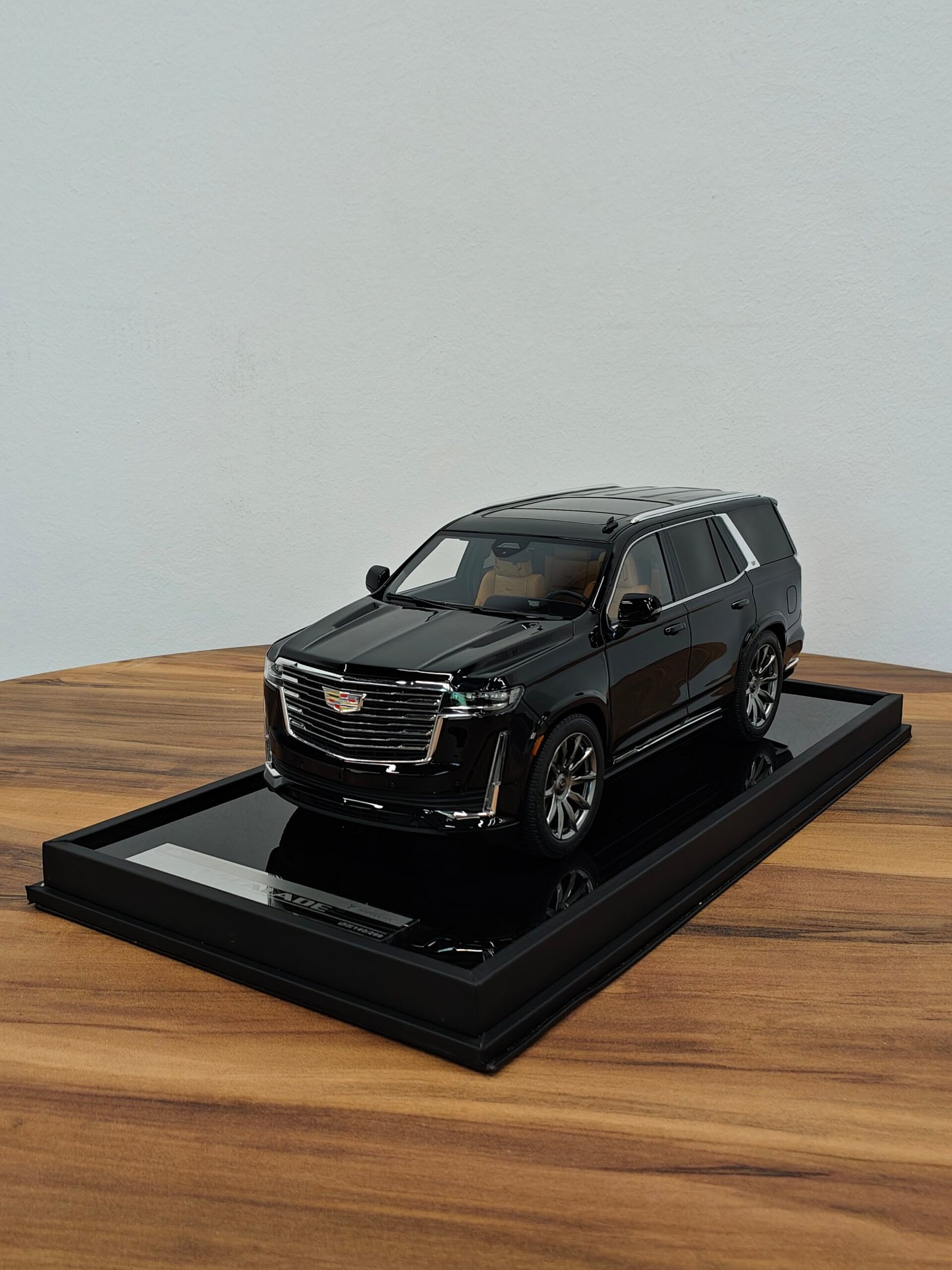 Cadillac Escalade 2022 Black 1:18
