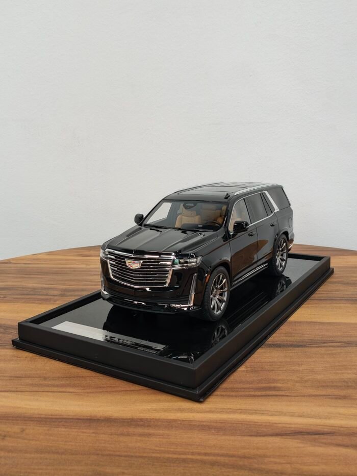 Cadillac Escalade 2022 Black 1:18 - Image 2