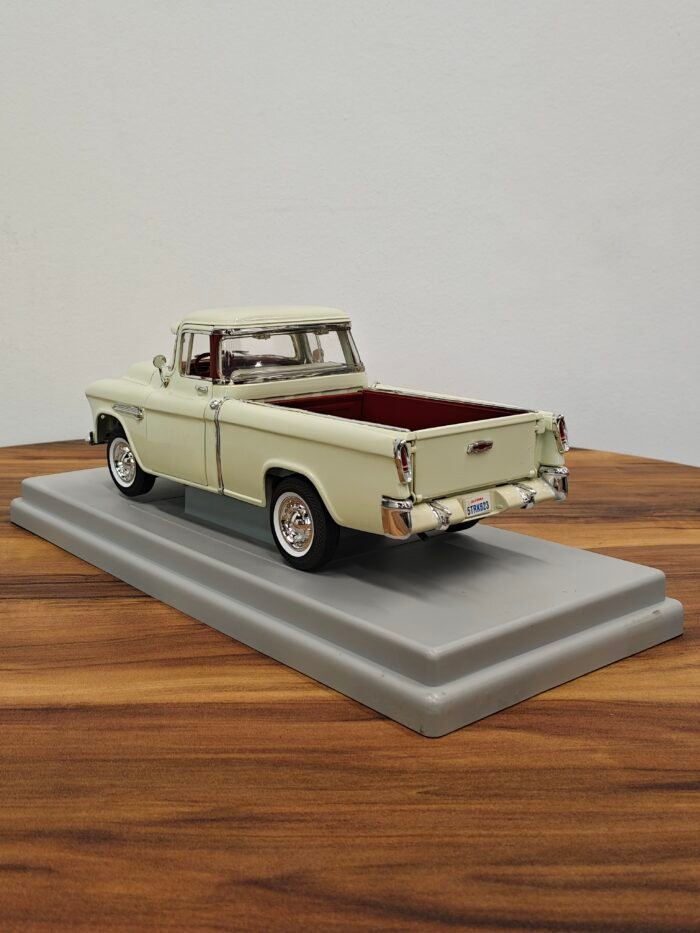 55 Chevy 3100 Cameo (White) 1:18 - Image 2