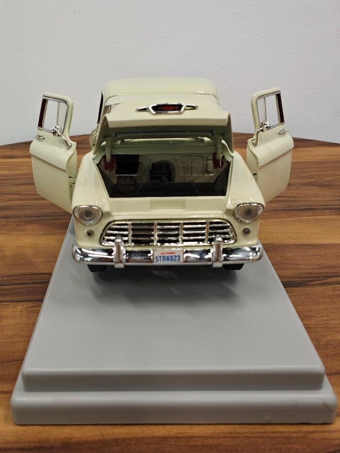 55 Chevy 3100 Cameo (White) 1:18 - Image 5