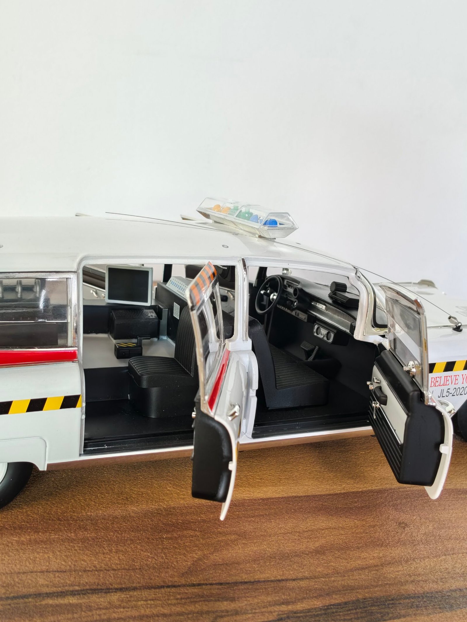 GHOSTBUSTERS II White 1:18 - Image 7