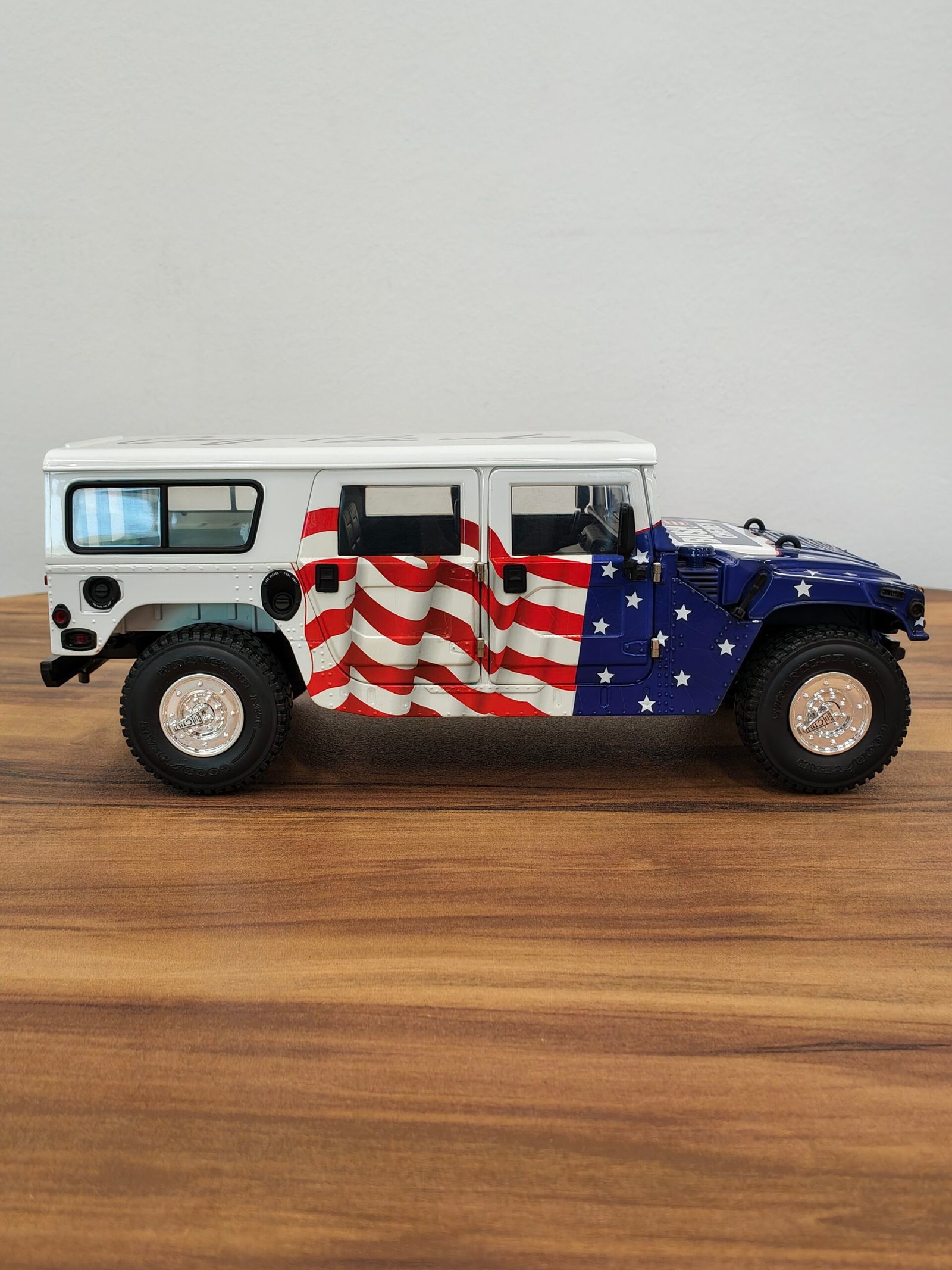 THUNDERTRAC AM GENERAL HUMMER SCALE 1/18 - Image 3
