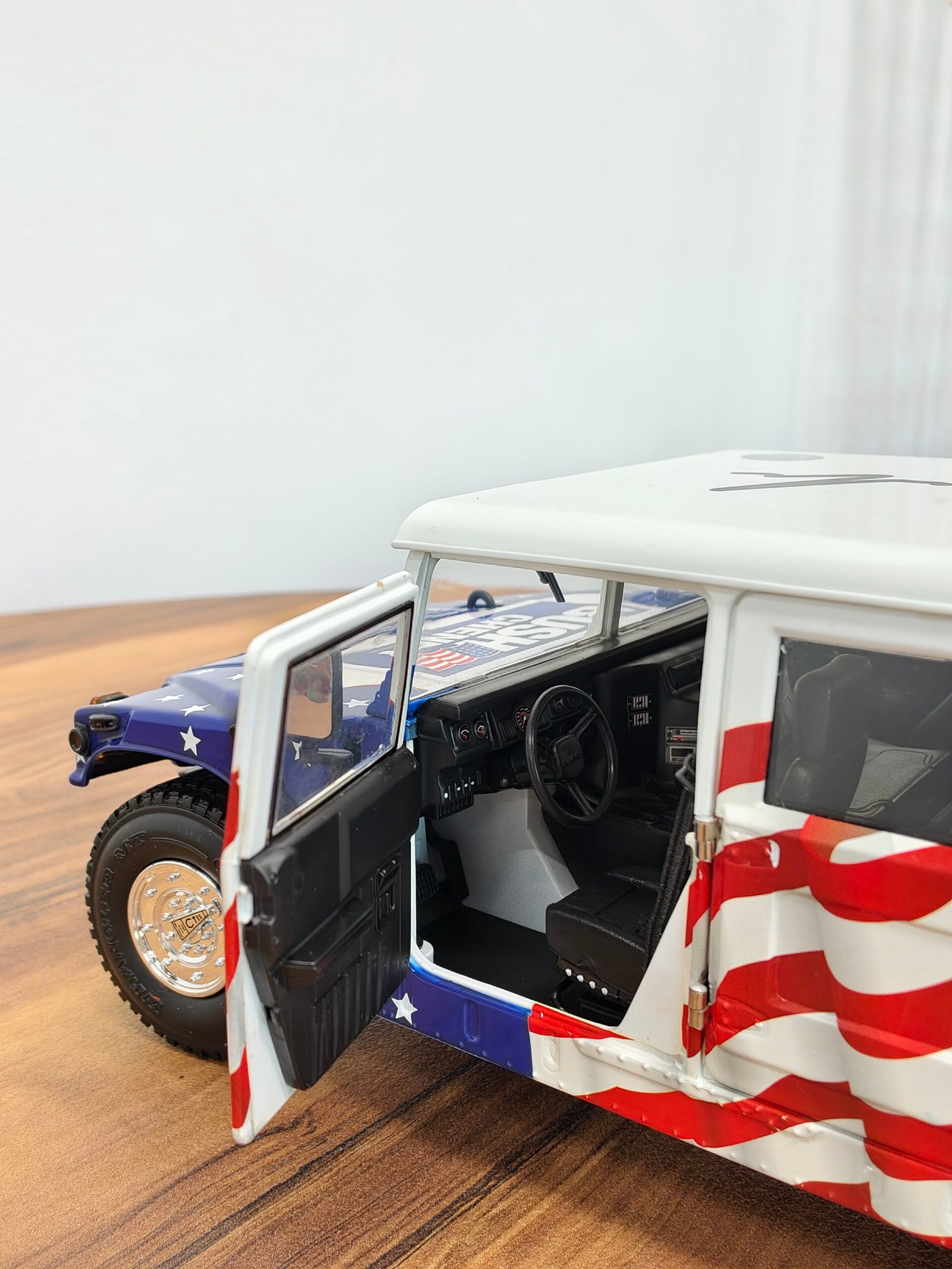 THUNDERTRAC AM GENERAL HUMMER SCALE 1/18 - Image 5