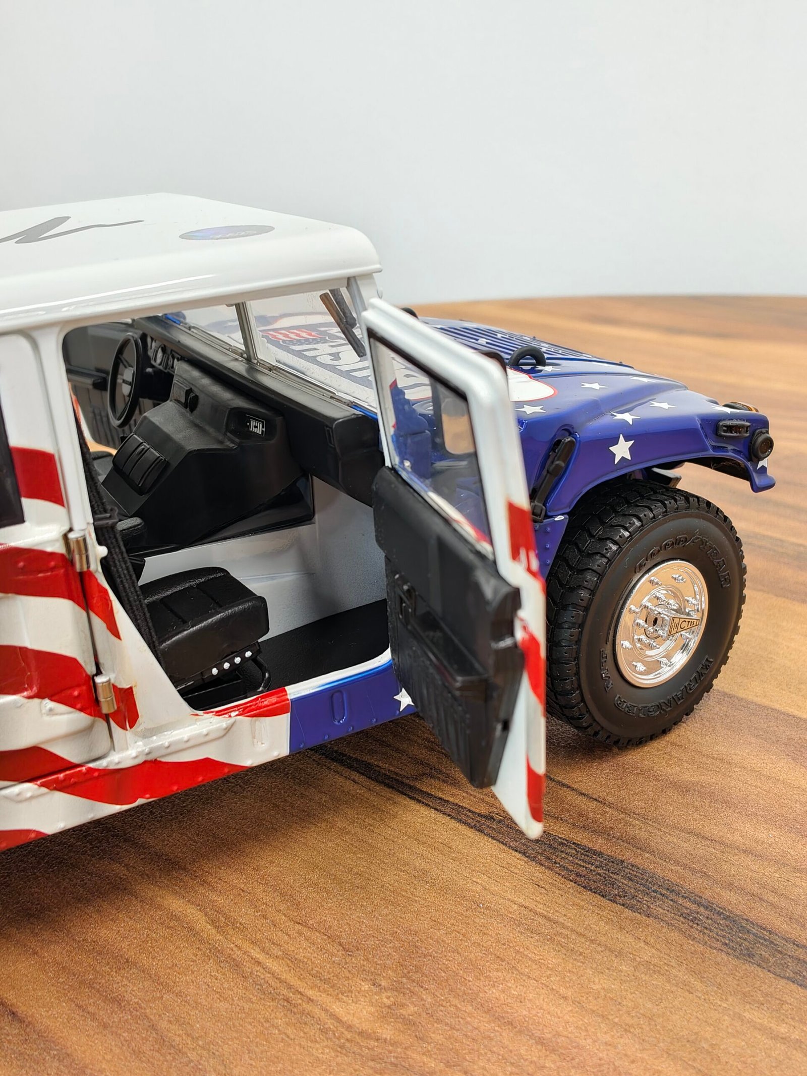 THUNDERTRAC AM GENERAL HUMMER SCALE 1/18 - Image 6