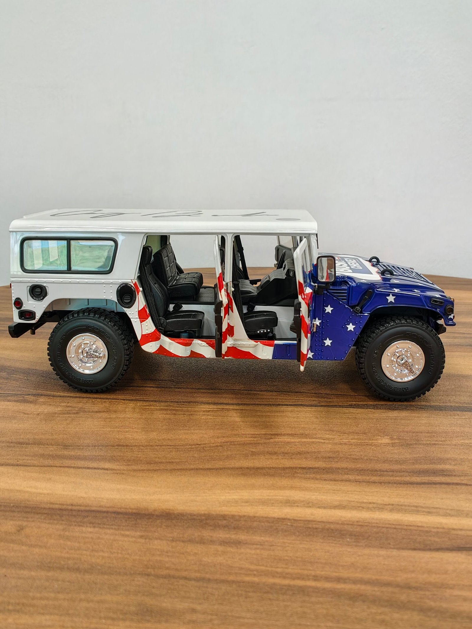 THUNDERTRAC AM GENERAL HUMMER SCALE 1/18 - Image 8