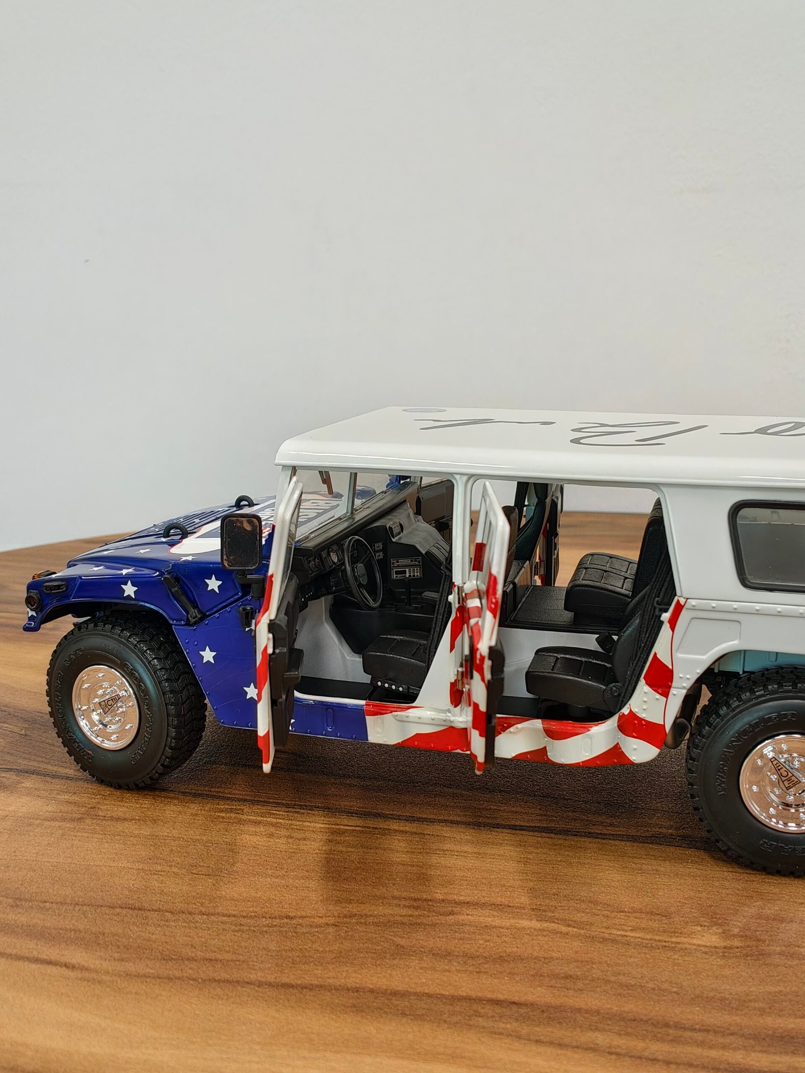 THUNDERTRAC AM GENERAL HUMMER SCALE 1/18 - Image 7