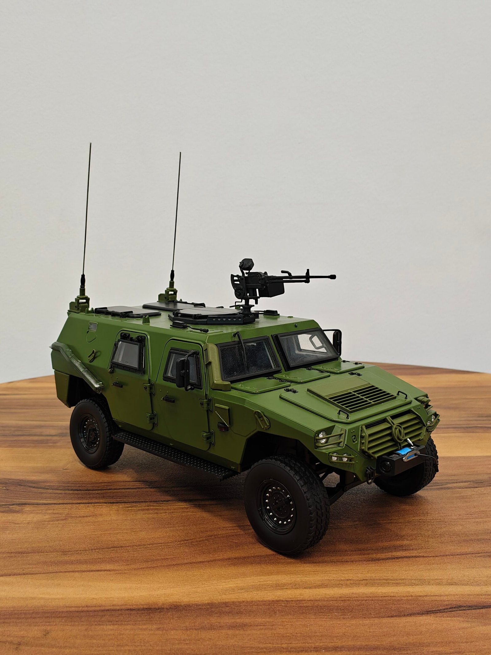 Dongfeng Warrior Military SUV'S (GREEN) SCALE 1/18 Dongfeng Warrior Military SUV'S (GREEN) SCALE 1/18 - Image 4