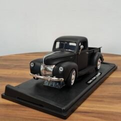 1940 Ford Pickup (Black) Scale 1/18