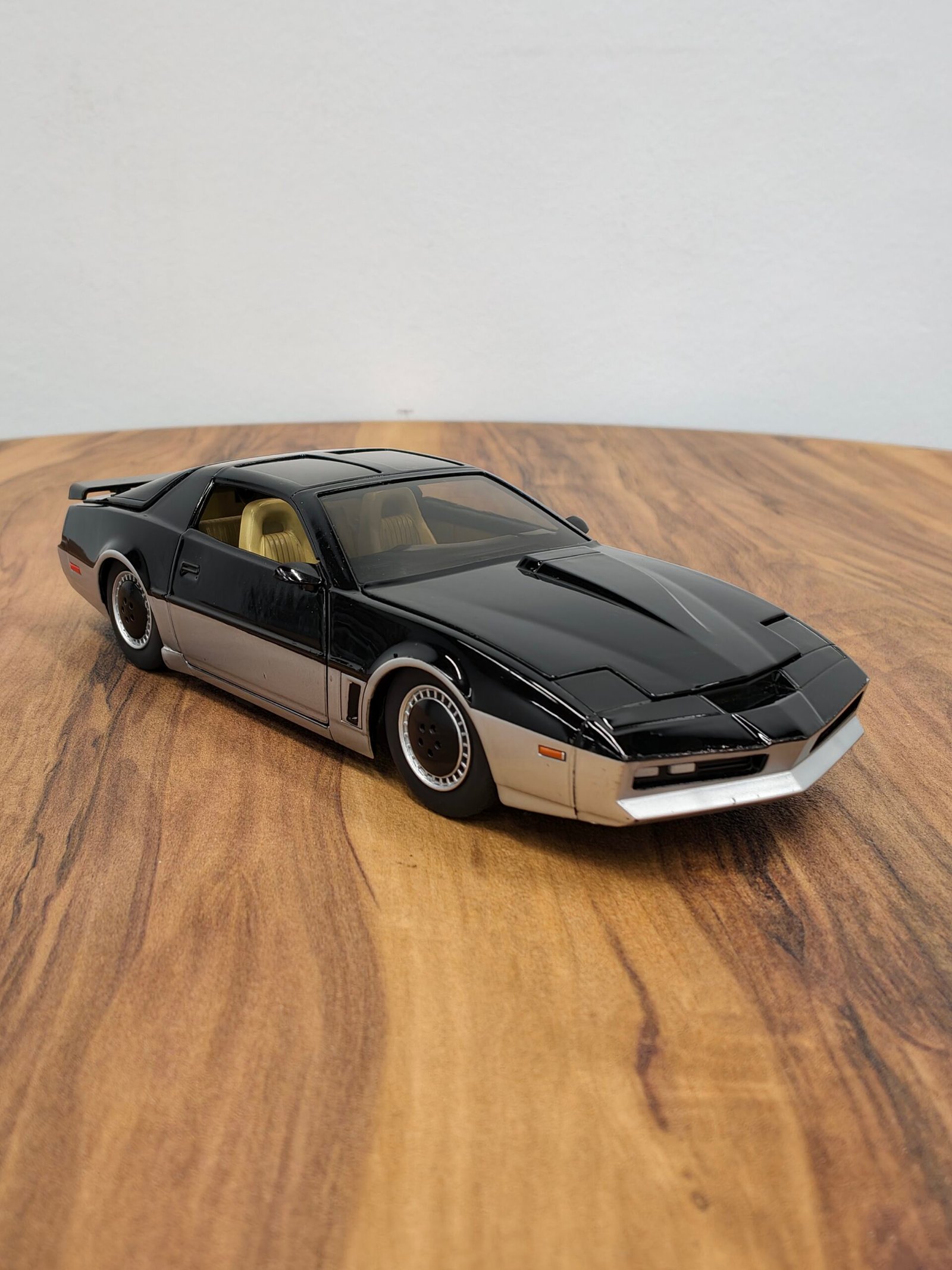 Knight Rider (Black & Silver) 1:24 - Image 3