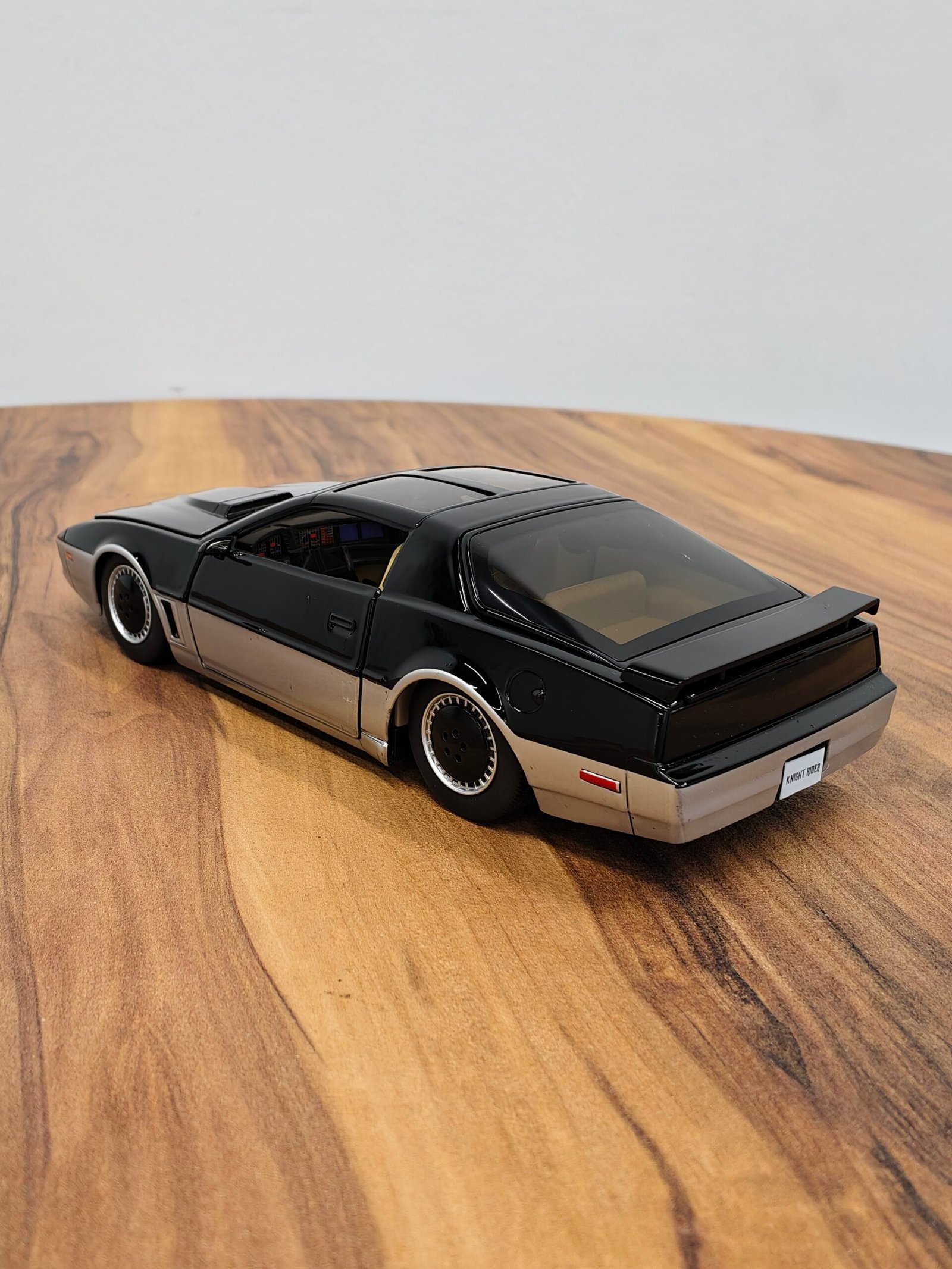 Knight Rider (Black & Silver) 1:24 - Image 4