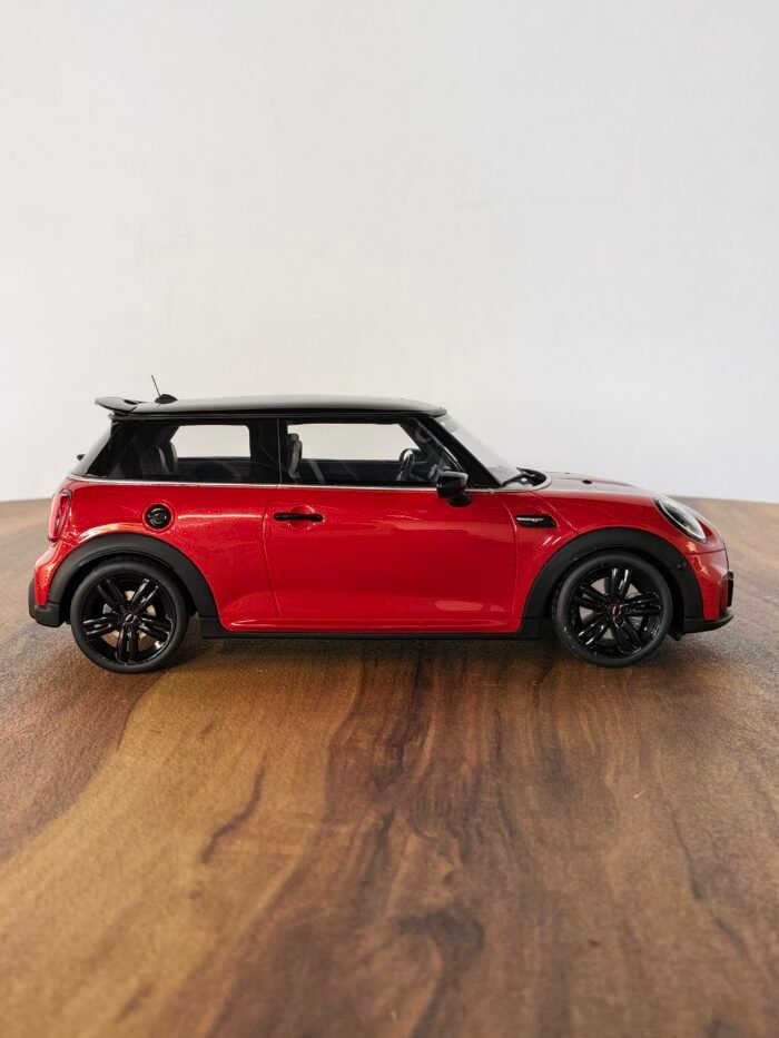 Mini Cooper S JCW 1:18 Red - Image 3