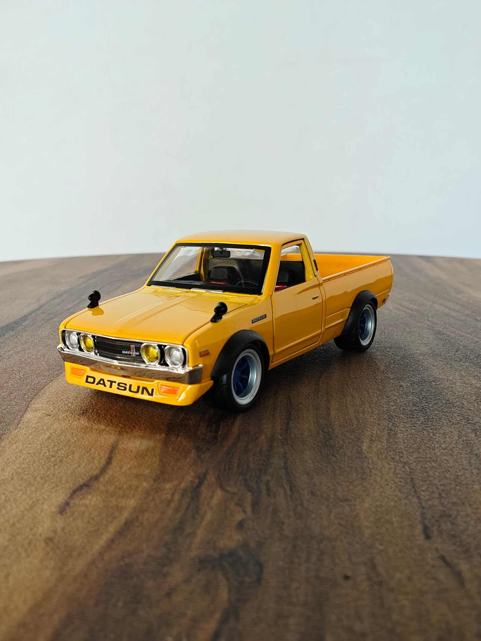 1973 Datsun 620 Pick Up (Yellow) 1:24