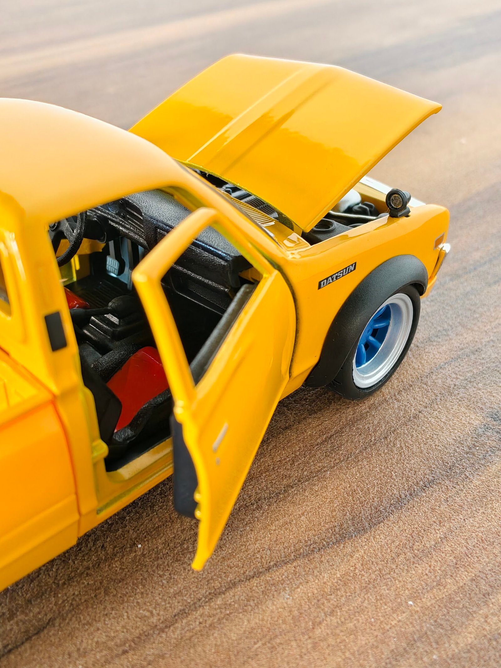1973 Datsun 620 Pick Up (Yellow) 1:24 - Image 6