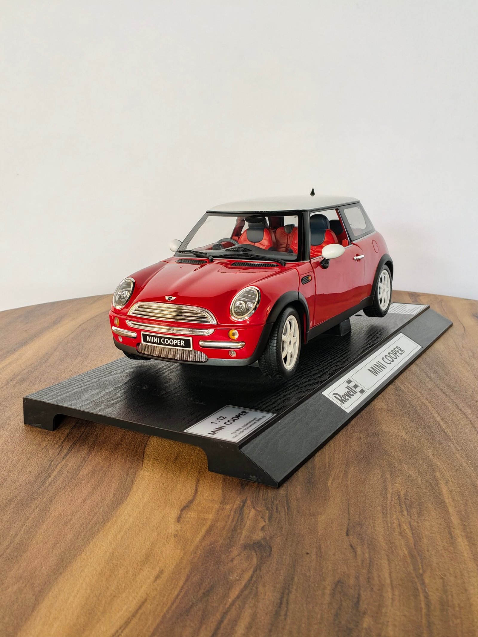 Revell Mini Cooper (White Red) 1:12