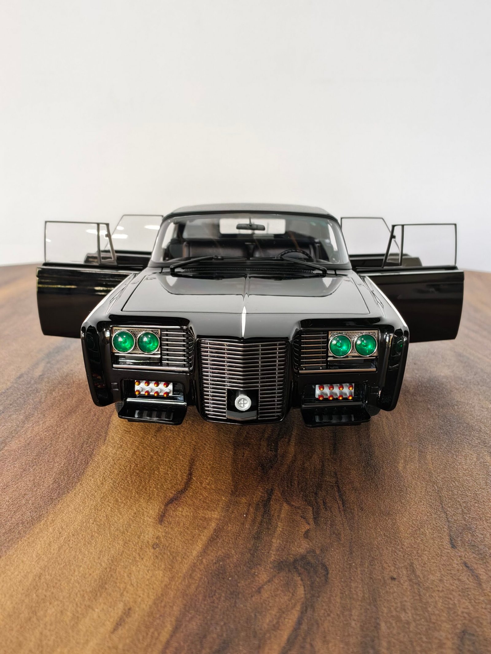 The Green Hornet (Black Beauty) 1:18 - Image 8