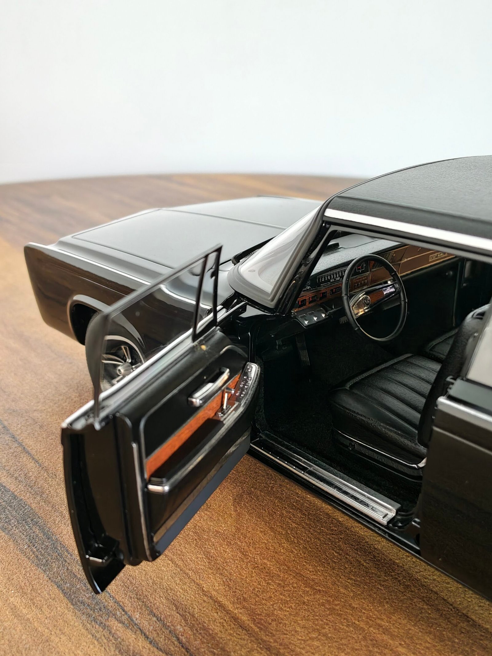 The Green Hornet (Black Beauty) 1:18 - Image 9
