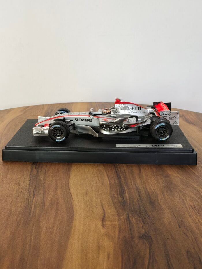 Mclaren  Mp4-21 Kimi Raikonen (Silver with Red) 1:18 - Image 4